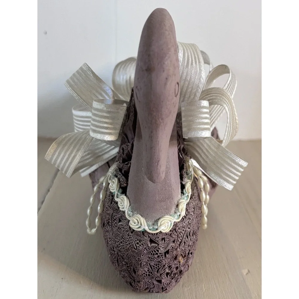 Vintage Shabby Chic Mauve Palm Frond Wood Swan Figurine Pearl Accent Cottagecore